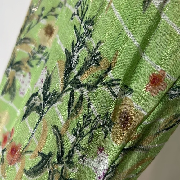 ZARA LIGHT GREEN Boho FLORAL DRESS Midi length
METALLIC DETAILS Size Medium - Picture 13 of 15